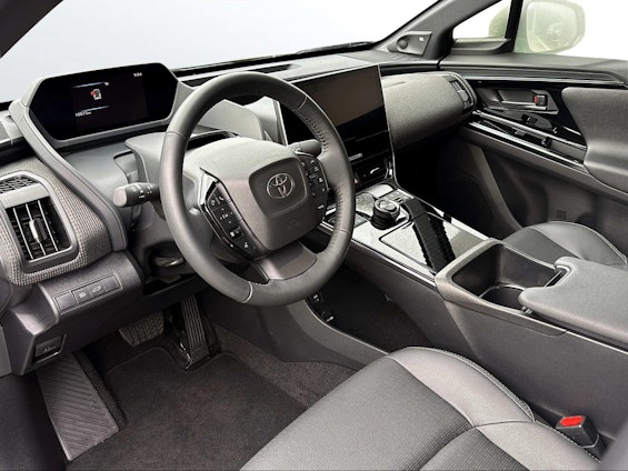 Vehicle image 4 Vehicle image 4