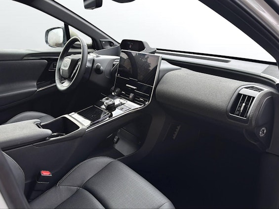 Vehicle image 33 Vehicle image 33