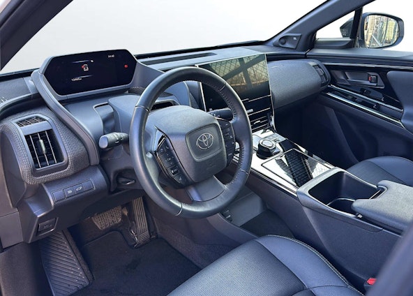 Vehicle image 4 Vehicle image 4