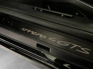 Porsche 911 Carrera 4 GTS