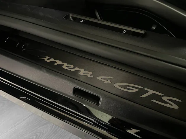 Porsche 911 Carrera 4 GTS
