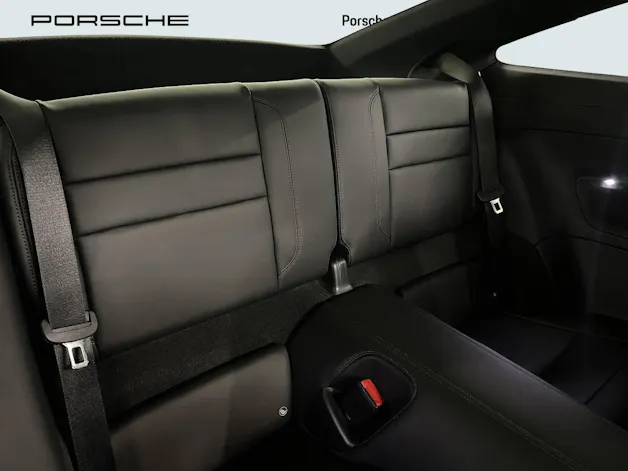 Porsche 911 Carrera 4 GTS