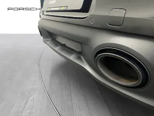 Porsche 911 Carrera 4 GTS