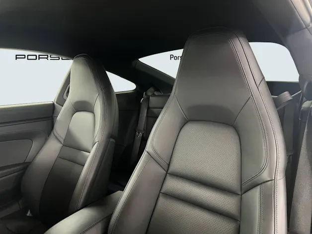Porsche 911 Carrera 4 GTS