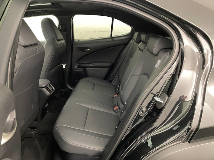 Vehicle image LEXUS UX