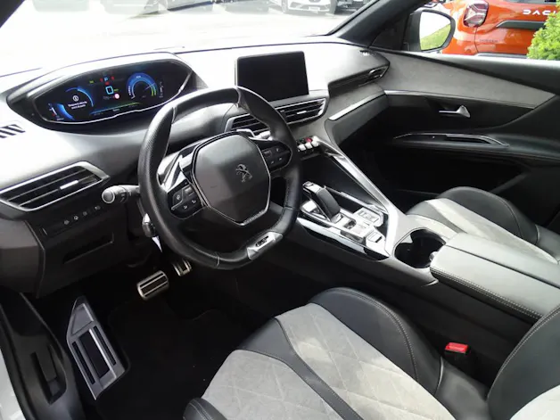 Peugeot 3008 1.6 Plug-in Hybrid4 GT
