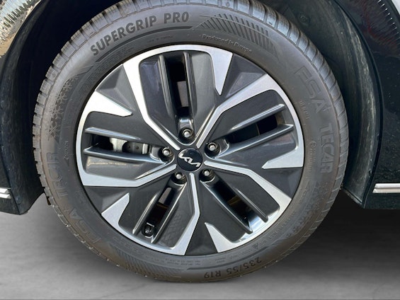 Vehicle image 8 Vehicle image 8