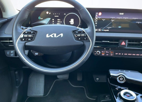 Vehicle image 4 Vehicle image 4