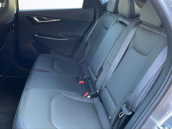 Vehicle image 6 Vehicle image 6