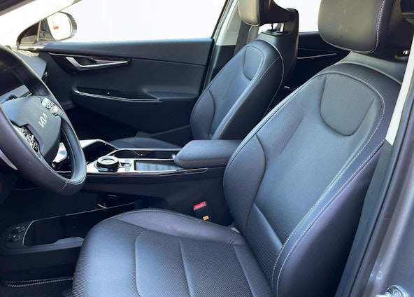 Vehicle image 5 Vehicle image 5