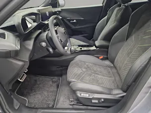 Peugeot E-2008 GT