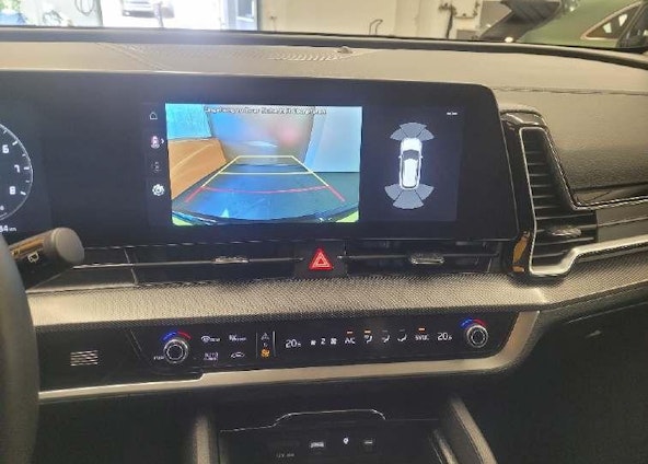 Vehicle image 6 Vehicle image 6