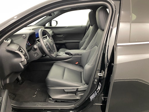 LEXUS UX 250h F-Line 1