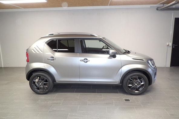 Vehicle image 4