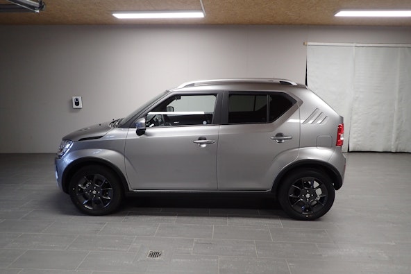 Vehicle image 32