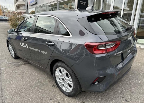 Vehicle image 3 Vehicle image 3