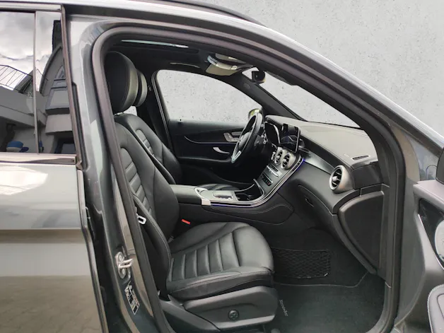 Mercedes-Benz GLC 300 AMG Line 4m