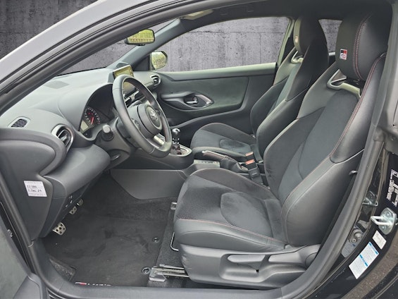 Vehicle image 3 Vehicle image 3