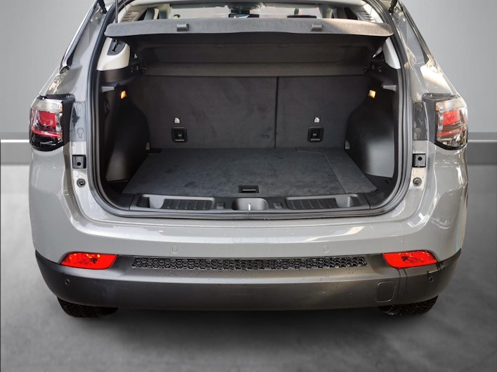 Vehicle image JEEP COMPASS