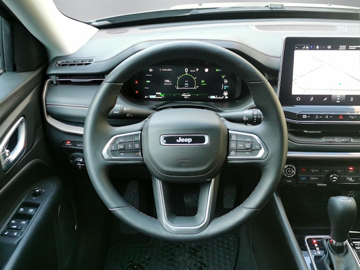 Vehicle image JEEP COMPASS