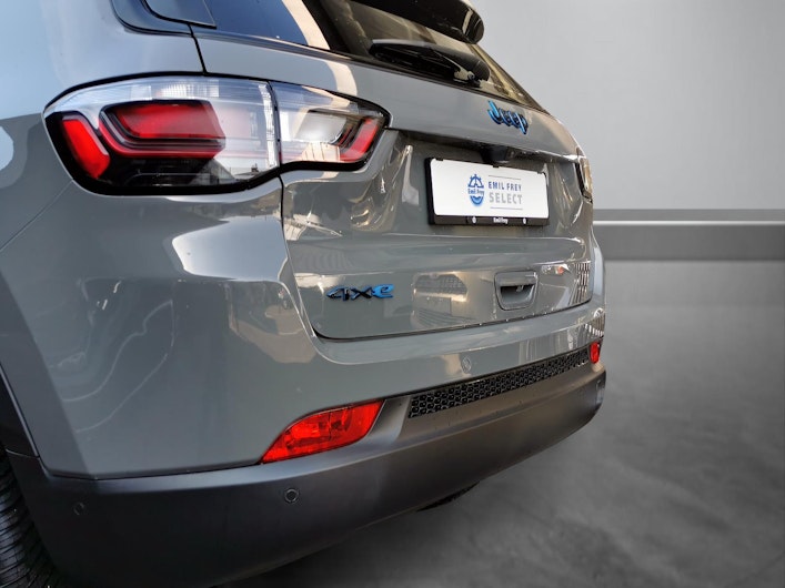 Vehicle image JEEP COMPASS