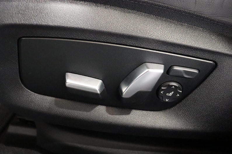 Vehicle image BMW 5 SERIES