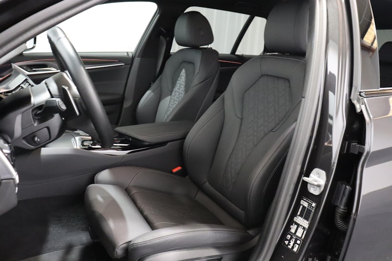 Vehicle image BMW 5 SERIES