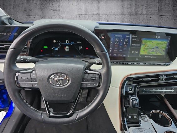 Vehicle image 4 Vehicle image 4