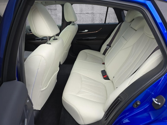 Vehicle image 9 Vehicle image 9