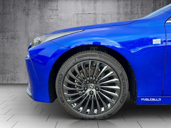 Vehicle image 14 Vehicle image 14