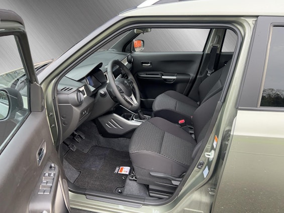 Vehicle image 8