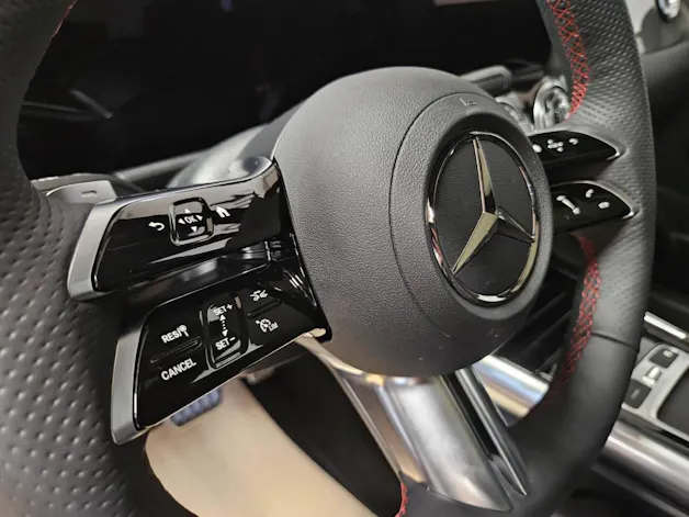 Mercedes-Benz GLA 220 d 4Matic AMG Line Swiss Star