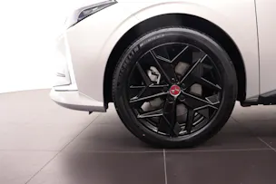 DS Automobiles 4 1.6 E-Tense Ligne Noire / ab 1.99% Leasing bei Abschluss einer Protect Autoversicherung