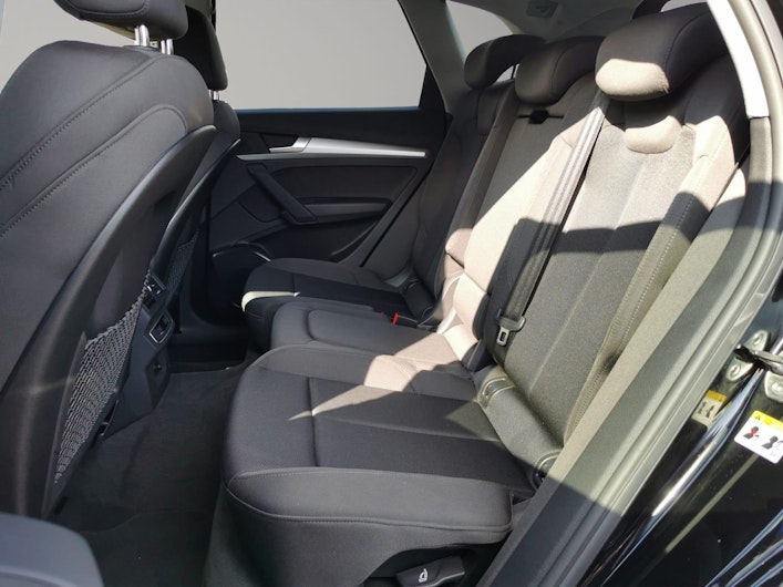 Vehicle image AUDI Q5