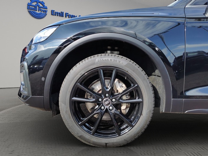 Vehicle image AUDI Q5