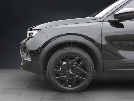 Vehicle image 4 Vehicle image 4