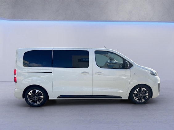 Vehicle image 6 Vehicle image 6