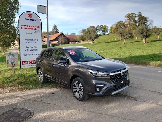 First vehicle image