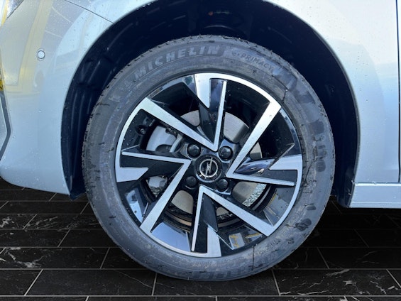 Vehicle image 10 Vehicle image 10