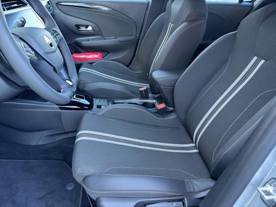 Vehicle image 6 Vehicle image 6