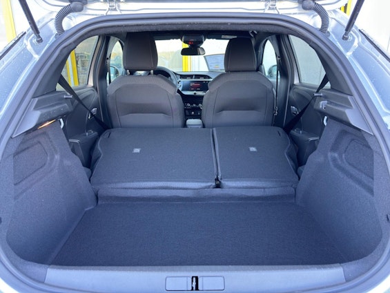 Vehicle image 9 Vehicle image 9