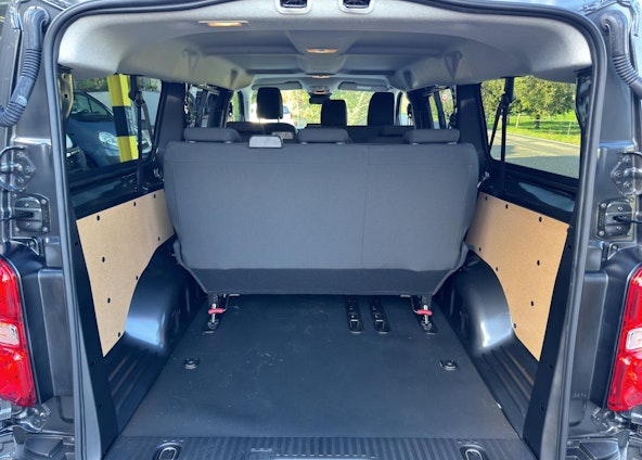 Vehicle image 9 Vehicle image 9