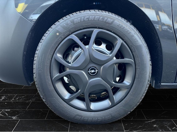 Vehicle image 10 Vehicle image 10