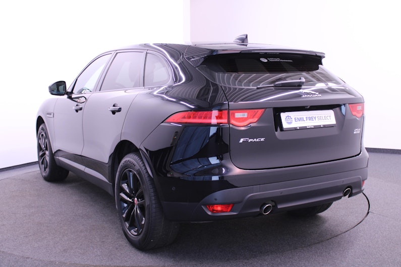 Vehicle image JAGUAR F-PACE
