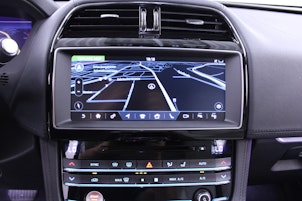 Vehicle image JAGUAR F-Pace 2.0 D 240 Prestige AWD