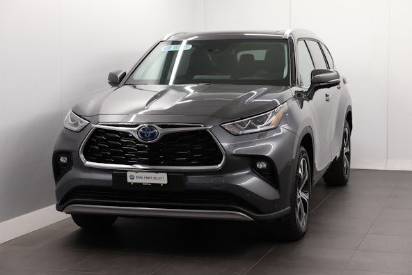 First vehicle image