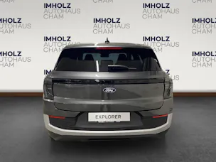 Ford Explorer Extended Range Premium RWD