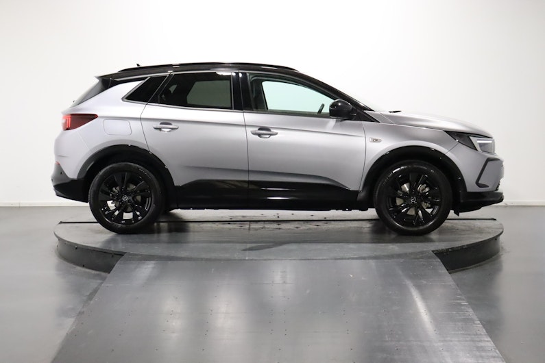 Vehicle image OPEL GRANDLAND