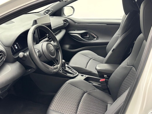 TOYOTA Yaris 1.5 VVT-i HSD Premium 2