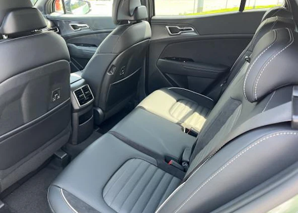 Vehicle image 4 Vehicle image 4